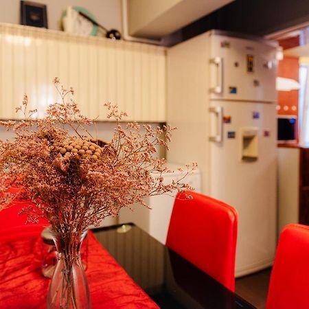 Comfy Apartment With Private Parking And Netflix บูคาเรสต์ ภายนอก รูปภาพ