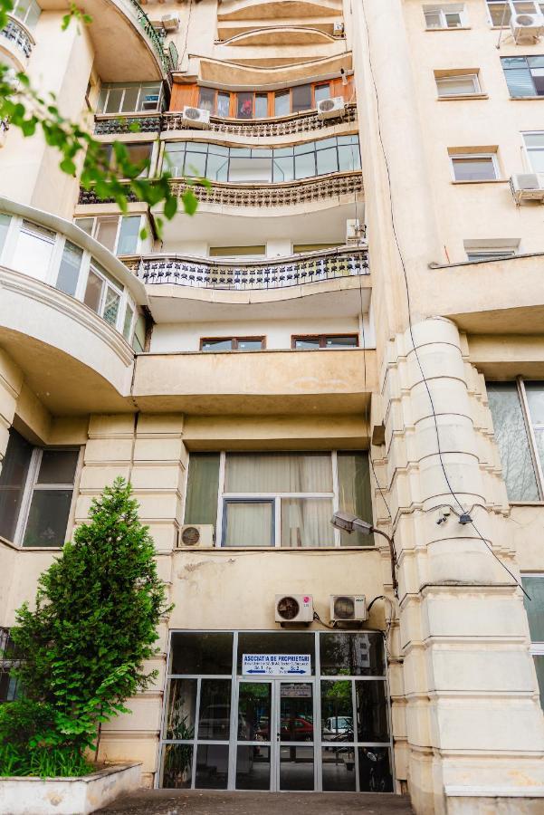 Comfy Apartment With Private Parking And Netflix บูคาเรสต์ ภายนอก รูปภาพ