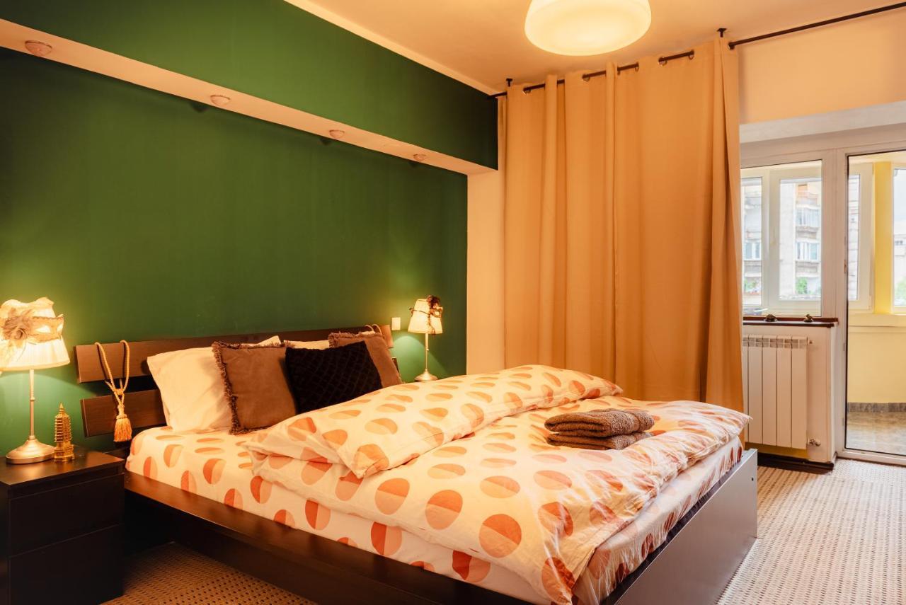 Comfy Apartment With Private Parking And Netflix บูคาเรสต์ ภายนอก รูปภาพ