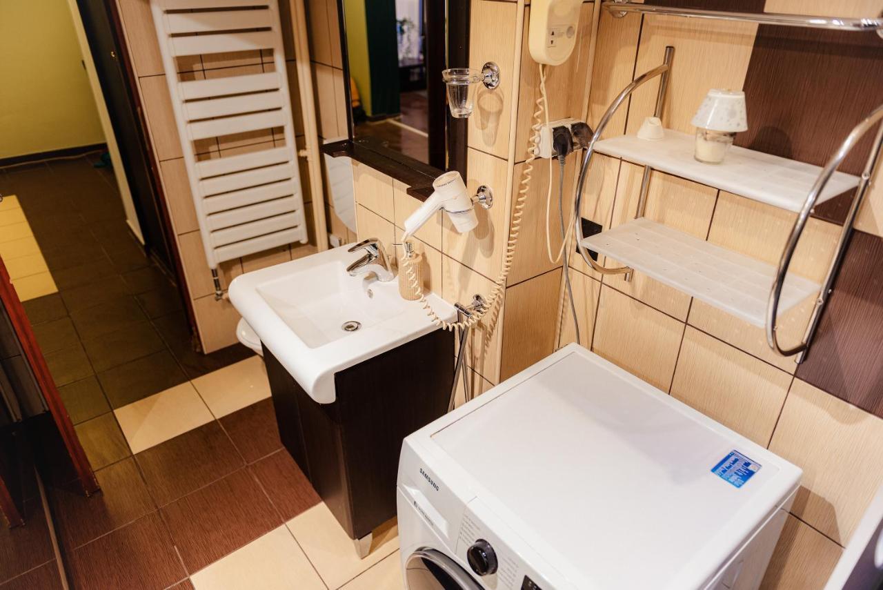 Comfy Apartment With Private Parking And Netflix บูคาเรสต์ ภายนอก รูปภาพ