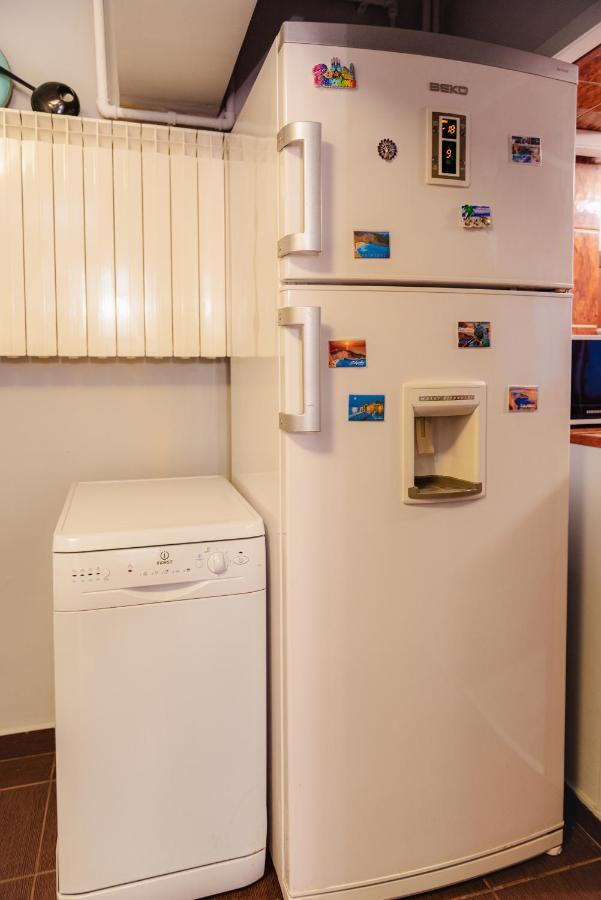Comfy Apartment With Private Parking And Netflix บูคาเรสต์ ภายนอก รูปภาพ