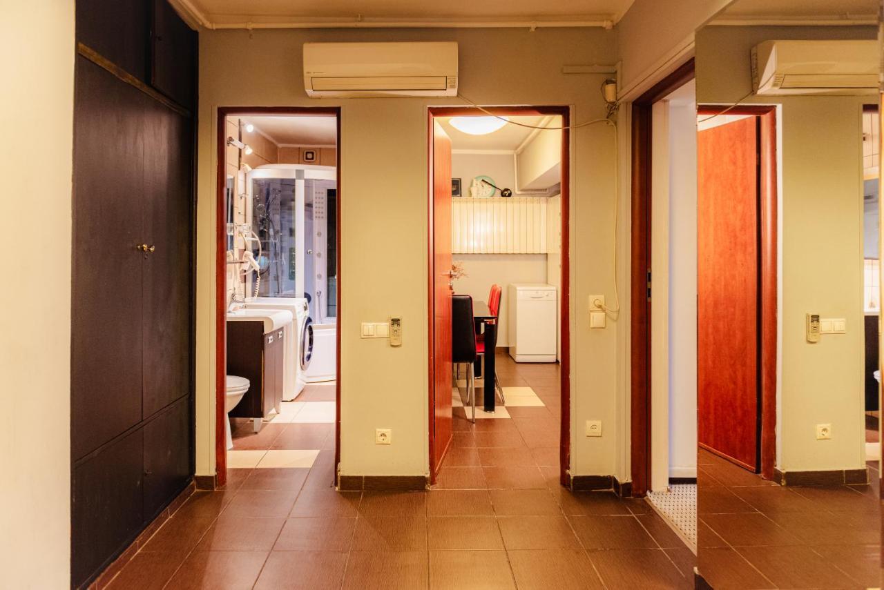Comfy Apartment With Private Parking And Netflix บูคาเรสต์ ภายนอก รูปภาพ