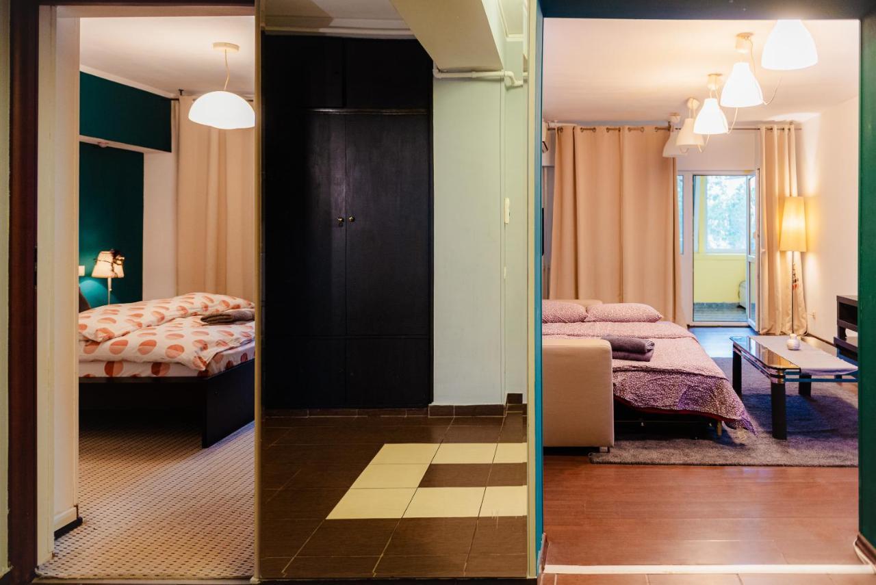 Comfy Apartment With Private Parking And Netflix บูคาเรสต์ ภายนอก รูปภาพ